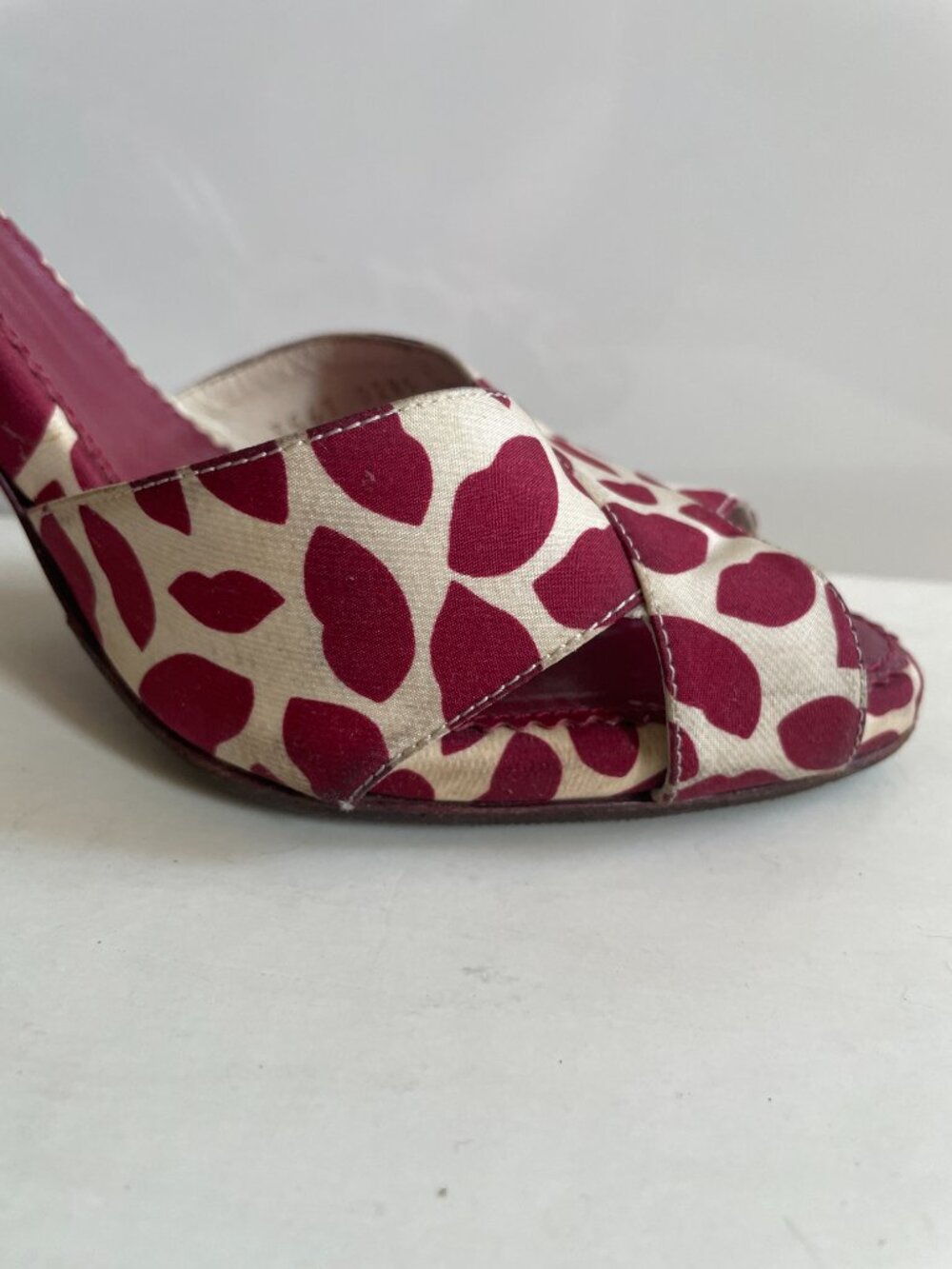 Vintage YSL iconic lip print silk sandals 39.5 - Picture 7 of 8